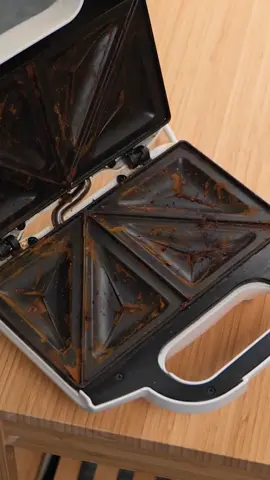How to make your house look clean with some smart cleaning hacks 🧽 #CleanTok #budgetfriendly #DIY #deepclean #sustainable #fyp #spotless #househ...