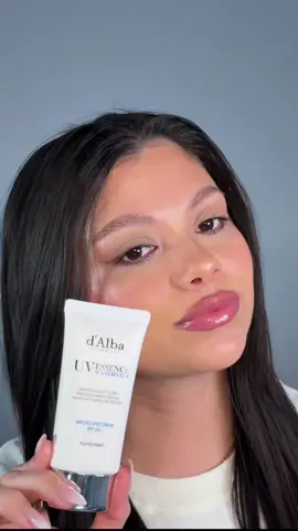 Protección solar + cuidado de la piel en uno. El protector de d’Alba hidrata, ilumina y deja un glow precioso sin sensación pesada. gifted by d'Alba  @dalba_global #dalbasunscreen #holygrailspf @DALBA 
