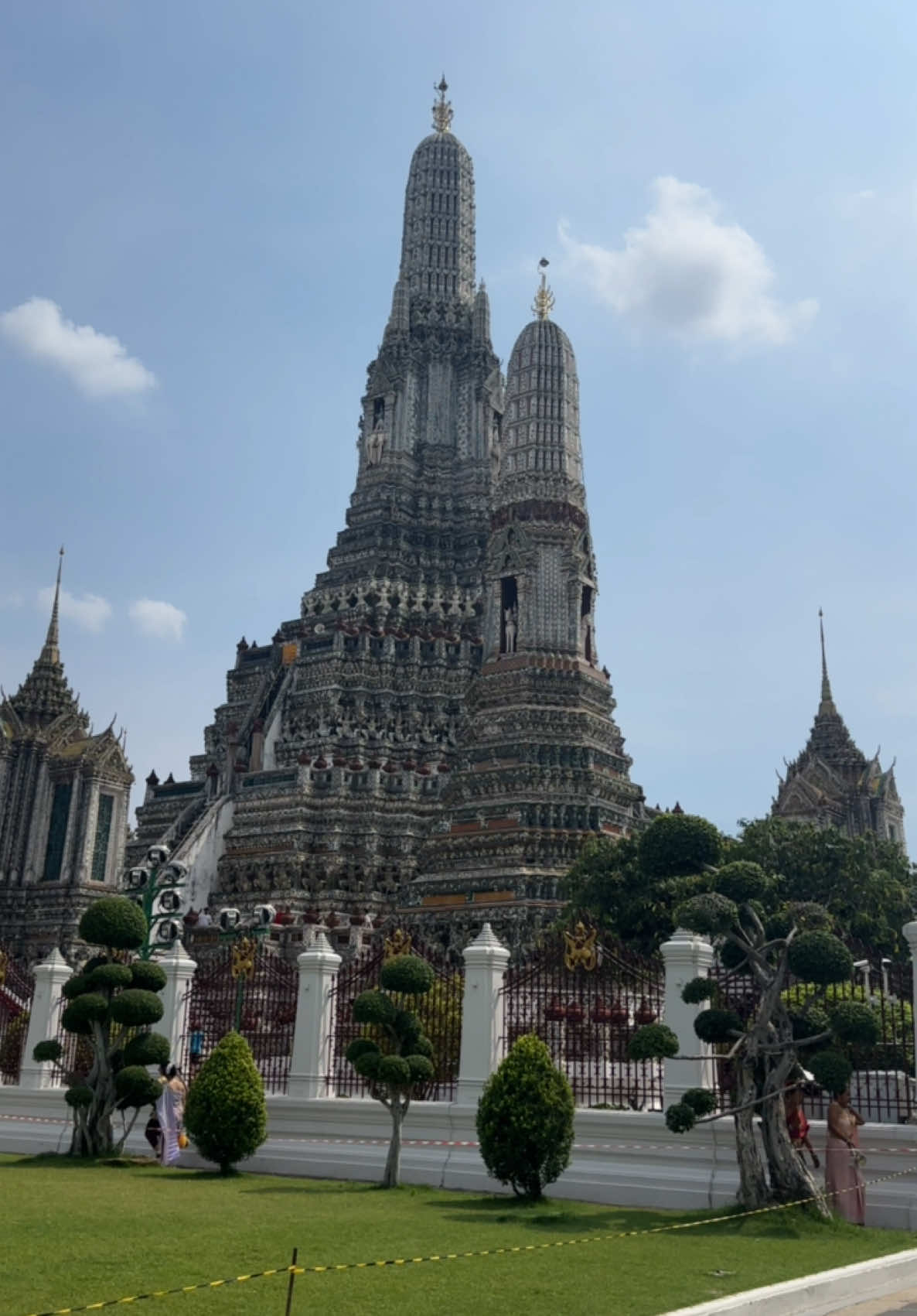 Bangkok 🇹🇭 Day 1  Thipsamai Padthai  K. Panich Mango Sticky rice Wat Arun Icon Siam (Arabica) Raan Jay Fai - crispy golden brown crab omelette 💯 #thailand #fyp #bangkok #travel 