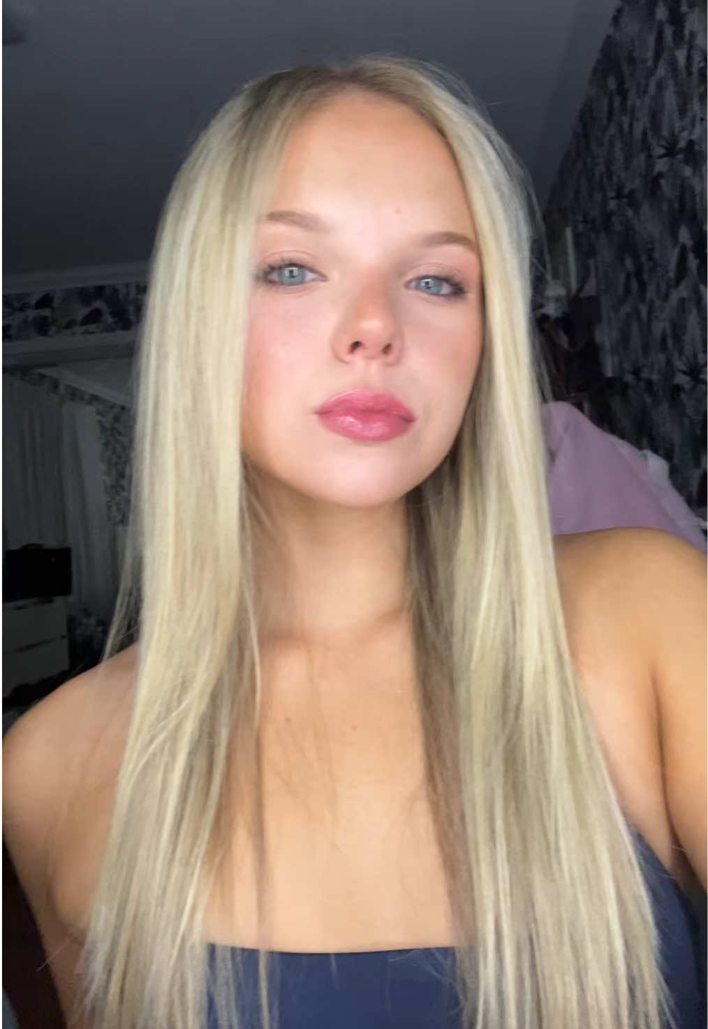 ⭐️🩷🥂👛✨