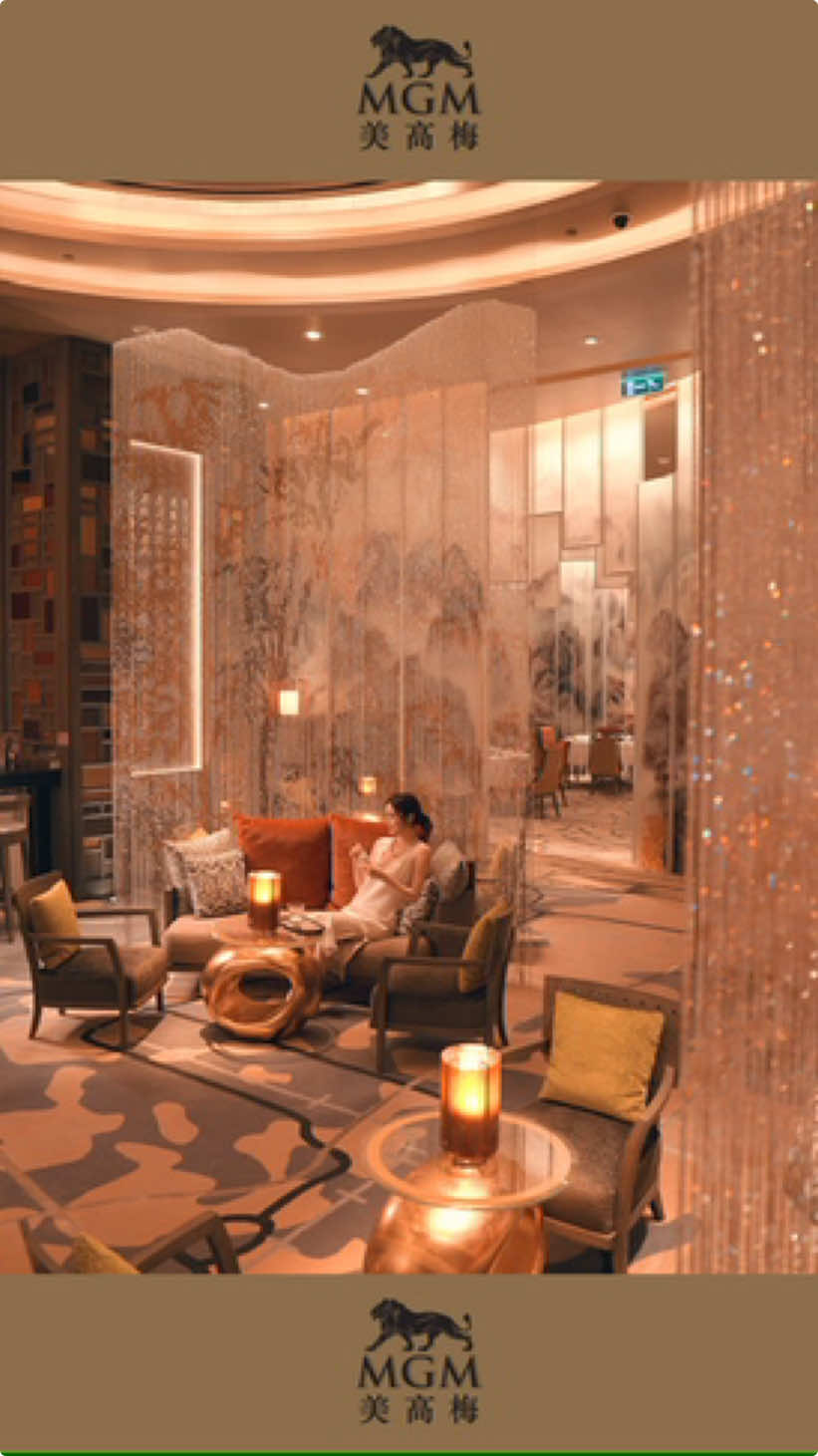 Oriental Beauty x Chinese Cuisine: A Feast for the Senses 🌺🍜 #chinesefood #oriental #luxurylife #aesthetics #macautiktok🇲🇴 #MGM #foodtiktok 