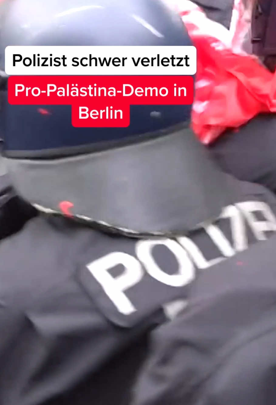 Die Reaktionen auf die Ausschreitungen, erfahrt ihr hier im Artikel. 👆 Bei einer pro-palästinensischen Kundgebung in Berlin kommt es zu schweren Auseinandersetzungen zwischen den Teilnehmern und der Polizei. Ein Beamter wird schwer verletzt und mehrere weitere leicht. #RTLAktuell #Redaktion #Polizei #Demo