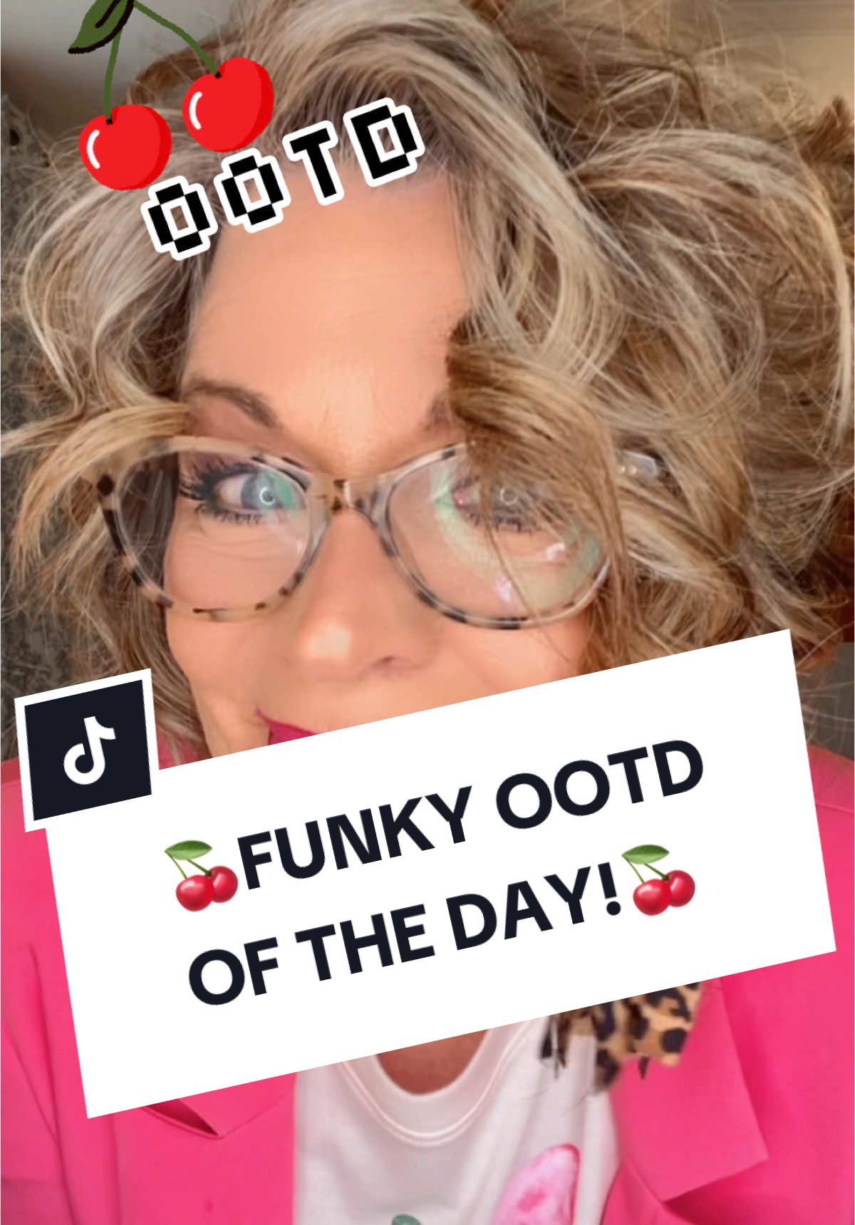 I’ve been having so much fun mixing up funky little combinations to jazz up my wardrobe… Something about the bright clothing and crazy combinations brightens my day. Hope you have a wonderful day and you have lots to smile about! If you want a code for that awesome Topanga viral spray Just give me a shout! #beyou #funkyclothes #pink #detergentdiva #smellsamazing #leopard #virallaundry #fashionover40 #