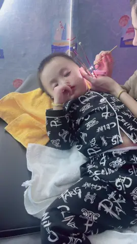 @ហាងសំអាតត្រចៀក វ៉ាន់ឌី សាឡន ប្អូនសុំទោសទុកជាមុនចំពោះការតបសារយឺត 🔥🙏Promotion តម្លៃពិសេស ជាមួយកញ្ចប់ 10$ (សំអាត់ត្រចៀក + កក់សក់ + បិទម៉ាស់) និងកញ្ចប់ 15$ (សំអាតត្រចៀក + កក់សក់ + ញិចមុន + ម៉ាស្សាមុខ) បងជួយឆាតមកតេឡេក្រាមខាងប្អូន ប្អូនផ្ញើទីតាំងជូនបង ❤️🙏 នៅភ្នំពេញ ជិតផ្សារសូរិយា «ផ្សារថ្មី».  បញ្ជាក់ក្មេងអាយុ 3ឆ្នាំឡើងយកបានបង សំខាន់ឲតែគាត់នៅស្ងៀមបង ជួយឆាតមក Telegram= 081 674455 ប្ញ តាម TikTok: https://www.tiktok.com/  @luckyzhengz2 ប្ញ ChatតាមPage: វ៉ាន់ឌី សាឡន 081 674455 អាស័យដ្ឋាន https://maps.app.goo.gl/6As9MUMdjQUgs9Y57