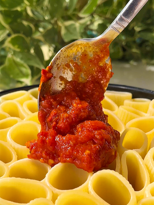 Hot Honey ‘Nduja Rigatoni Pie 👀 It’s lasagna’s louder, hotter cousin. Find this on Twisted website by searching Hot Honey ‘Nduja Rigatoni Pie! #rigatonipie #hothoney #nduja #triphobia