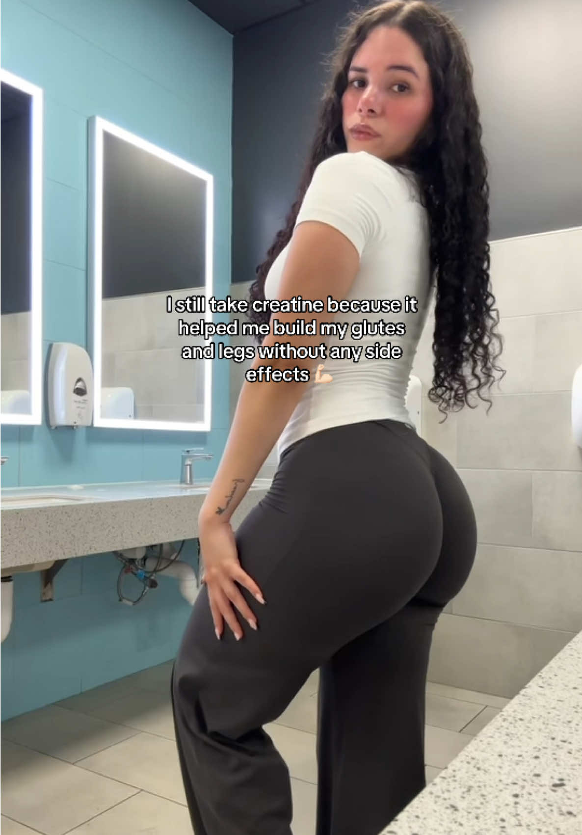 I take @One Sol creatine and my discount code is ‘ Andrelys ‘ 🤍 you’re welcome!!! Give it at least 3 months before you stop 🙏🏻