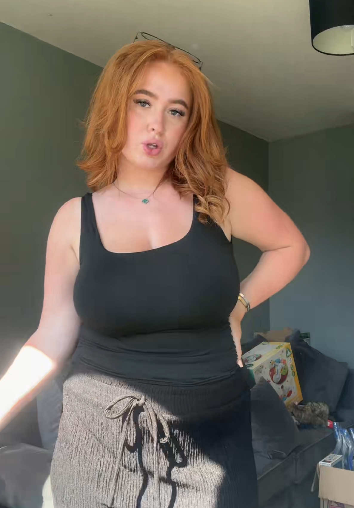 Trousers don’t do the fig any good but atleast my hair looks longer😄