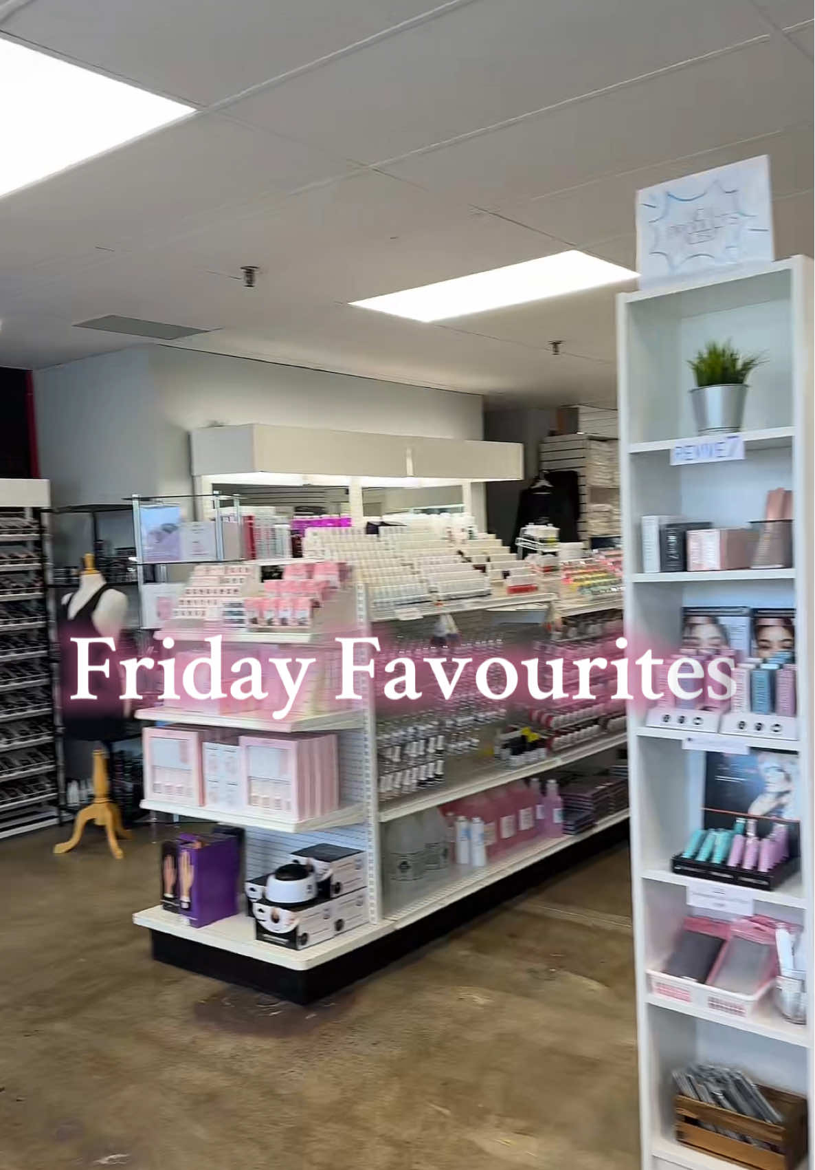 Friday Favourites at International Beauty Depot🩵 #beautysupplystore #beautysupply #beauty #wholesale #esthetics #ottawa #esthetician #estheticianlife #favourites #friday #fyp #gatineau #shopping #kiaraskynails #kiarasky #voesh #gehwol #envogue #envoguenails 