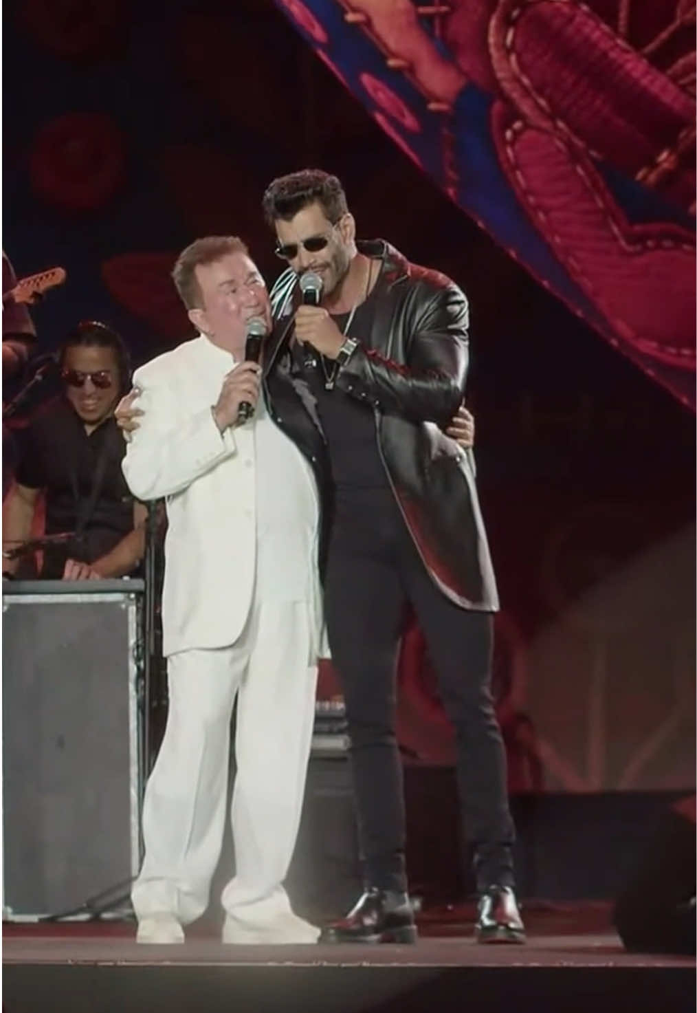 Dois gigantes em um só palco! Confira esse trecho emocionante do encontro entre Amado Batista e Gusttavo Lima na Pecuária de Goiânia 2025. Foi só o começo! Amanhã tem mais shows ao vivo direto da Pecuária de Goiânia 2025. 📲 Baixe o app Mais Goiás Play e não perca nada da transmissão! LINKS NA BIO.