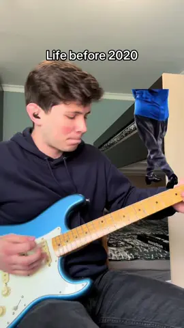 Life before 2020 😒 #guitartok #viral #dance
