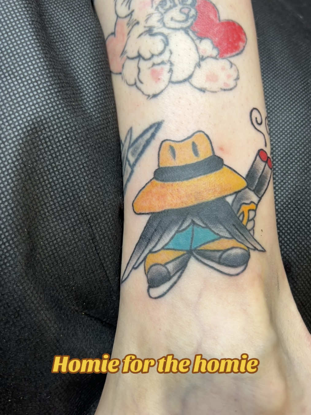 #traditionaltattoo #apprenticetattoo #lilhomies 