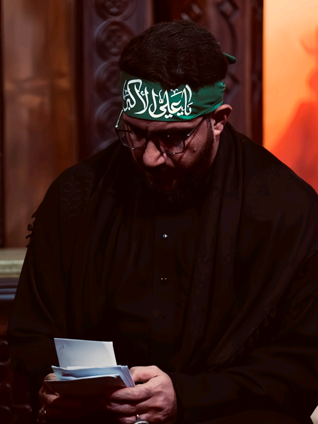 أي صوت وأي كلمات وأي إحساس ذالك الذي يملكه السيد سلام الحسيني 💔.             #سيد_سلام_الحسيني 