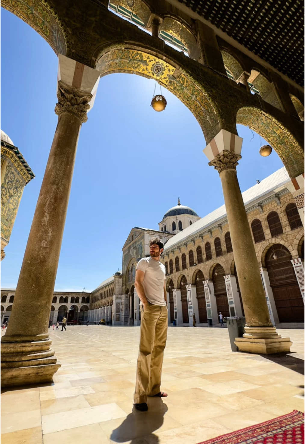 Take photos like a pro 📸 Frame within a frame is a trick photographers use regularly to make their photos more interesting. Shooting through doorways, tree branches, etc., makes the photos a lot more interesting.  #photography #learnphotography #phototips #phototricks #photographyschool #iphonephoto 