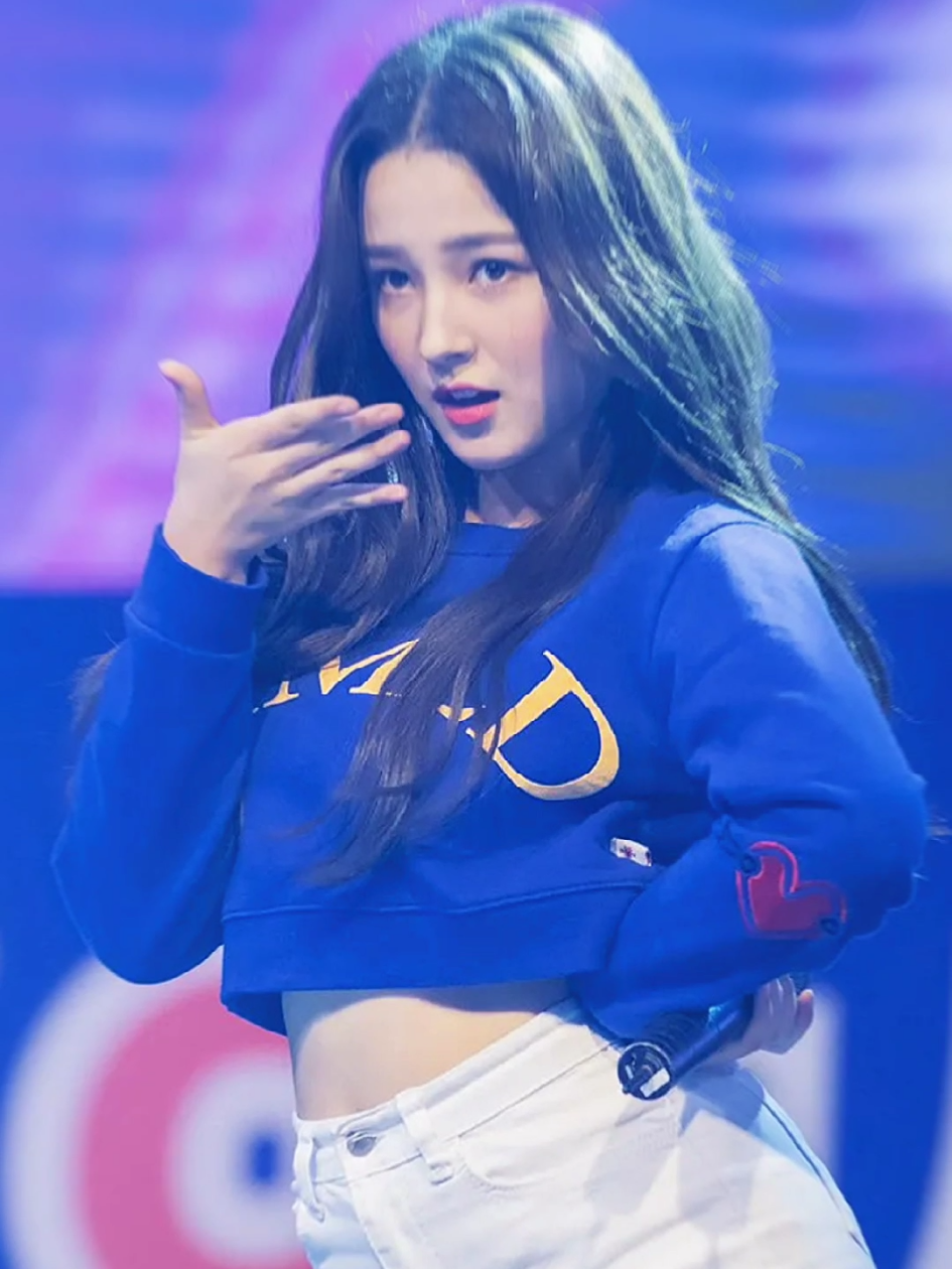 yali yali ya #nancy #nancyjewelmcdonie #nancymomoland #momoland 