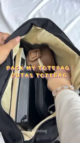 Satu totebag aja udah bisa bawa banyak barang, yakin nih gamau pake Totebag nya Dutas Bag?🤩 #DuTas #dutasbag #totebag #totebags #totebagaesthetic #totebagkuliah #totebagwanita #totebagstyle #totebagmurah #packmytotebag #fyp #fypシ #foryou #foryoupage #4u #viral #trending 