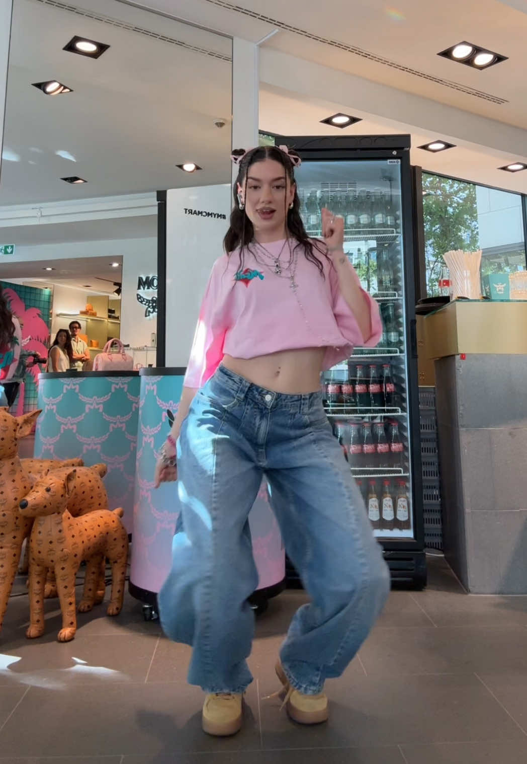 little groove before the @MCM event 💗🩵 dc @Emily #mcm #frankfurt 