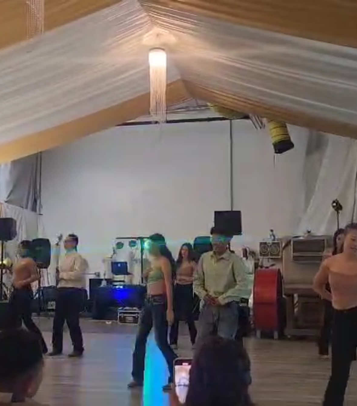 Best Surprise Dance/Mejor Baile Sorpresa P.2 Cumbia #sweet16 #15ñera #surprisedance #bailesorpresa #nuncaessuficiente #losangelesazules  @melanie 🫶🏼 
