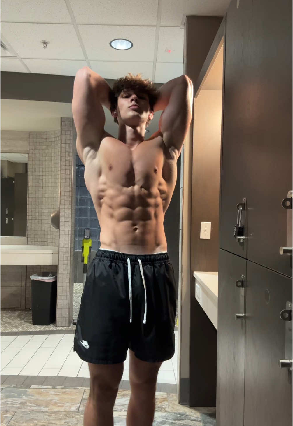 I think bro likes the david laid pose #GymTok #fyp #aesthetics 