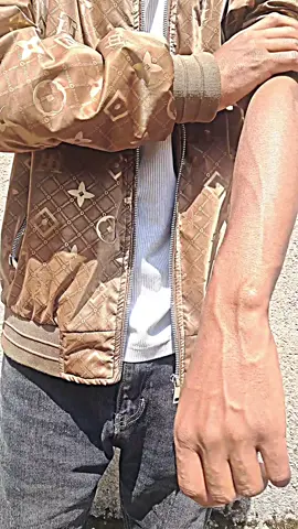 left hand pump 💪 blood flow 🩸 #veins #veinyhands #spiderveins #gym #muscle #calisthenics #fyp #ethiopian_tik_tok 