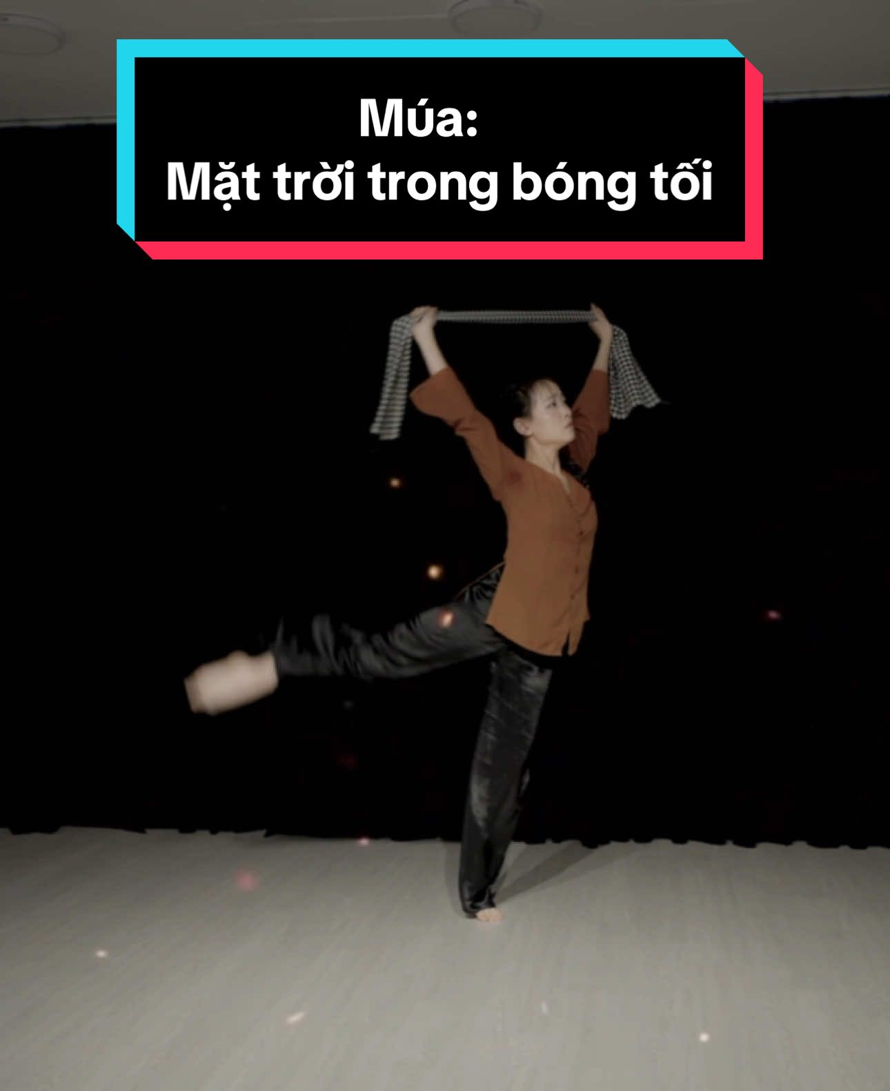 Một bài hát đầy cảm xúc, vừa múa vừa xúc động 🥹🇻🇳🇻🇳🇻🇳 #linhpih #lethanhtrandancestudio #muadangian #muadangianduongdai #mattroitrongbongtoi #phimdiadao #xuhuong #xuhuongtiktok #tiktokgiaitri 