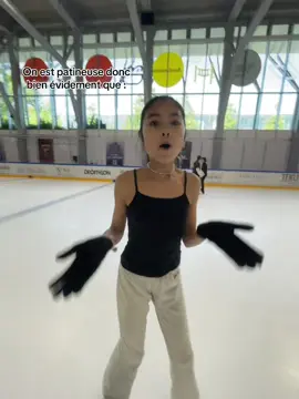 On est patineuse donc bien sûr que avec @Nina_on_ice✨⛸️✨🌸🎤🎵 #biensurque #patinageartistique #IceSkating #patinoire #slay #pirouette #patins #tomber #chute 