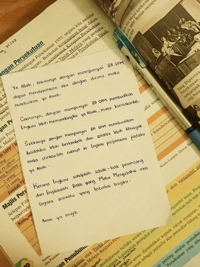 “tidakkah letih kakimu berlari” aku mendakimu jauh sampai patah kaki.