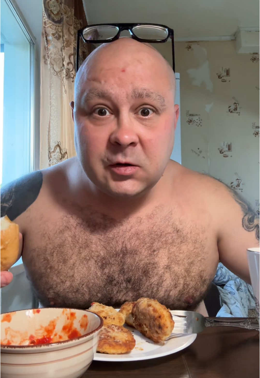 Пока жена на 4 работах 🙈