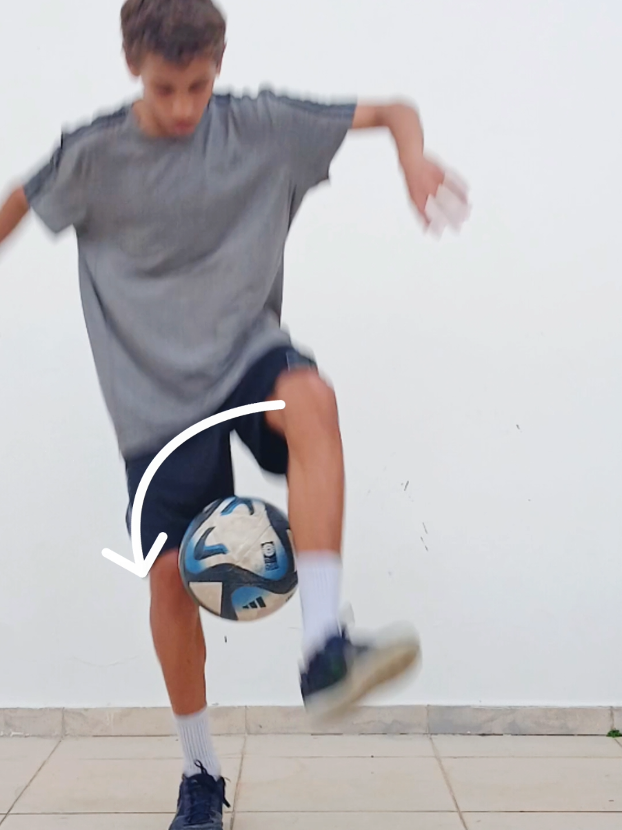 TUTORIAL DPS DE UM TEMPO 😅✅️ . . . #futebolfreestyle #futebol #viral #skills #tutorial 