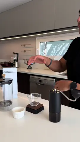 Prensa francesa hecha sencilla, guardate este video y tomen buen cafe! #coffee #barista #coffeetiktok #cafe #recetas #cafeteria 