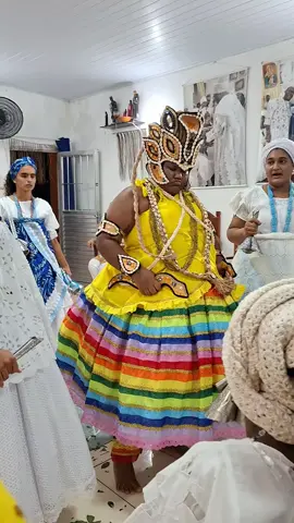 Rum de Oxumarê na minha obrigação de 1 ano. (Hún de Hangorô) #candomble #candomblé #macumba #orixa #nkisi #nacaoangola #candombleangola #oxala  #oxumare #osumare #hangoro #angoro 