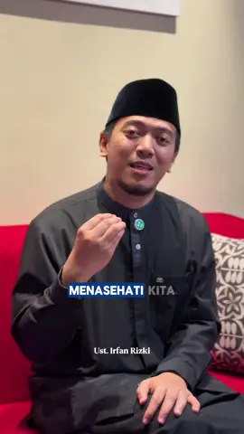 Kadang… Nasihat terasa menyinggung. Teguran terasa menyakitkan. Tapi tahukah kamu? Orang yang menasihati kita, sejatinya adalah orang yang paling peduli. Ia tak ingin kita terus berjalan dalam keliru. Ia ingin kita selamat—di dunia dan akhirat. Maka jangan benci pada nasihat. Karena bisa jadi, dari sanalah hidayah Allah sedang mengetuk hati kita. 🌿 — HAJI & UMROH BERSAMA HAASTOUR – 2025 🌸 Umroh Sakinah (Hotel Bintang 4) – Start 33,5 Juta 🌟 Umroh Mawaddah (Hotel Bintang 5) – Start 49,5 Juta 🔑 Umroh Private / Corporate – By Request 📅 Estimasi Keberangkatan: • 31 Mei / Awal Juni (Haji Furoda – Estimasi) • 24 Juli – 1 Agustus • 31 Agustus • 24 Sept – 2 Oktober 🌟 HAJI FURODA 2025 Tanpa Antri – Visa Resmi – Start USD 29.500 📲 Info & Pendaftaran: 📌 Kak Tri: 0851-1710-7020 📌 Kak Atik: 0851-7998-7020 📌 Badal Haji & Umroh – Kak Annisa: 0851-7999-7020 ✨ Follow @haastour & @haasumroh untuk inspirasi harian dan info ibadahmu! #NasihatItuPeduli #JanganBaperSamaNasihat #Umroh2025 #HajiFuroda2025 #Haastour #UstadzIrfanRizkiHaas #UIR