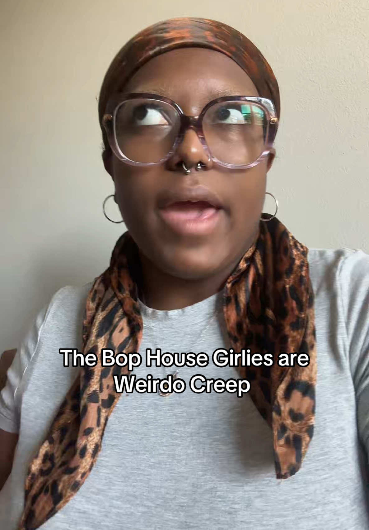 The bop house girlies are  really weird and need to get offline #bophouse #rant #greenscreen 
