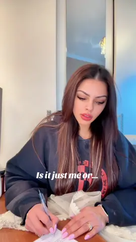 Love a desi transition 💃🏻 #bollywood #pakistani #indian #desitok #pakistanifashion #pakistanidesigner #desigirl #fyp #browngirltiktok #OOTD #CapCut 