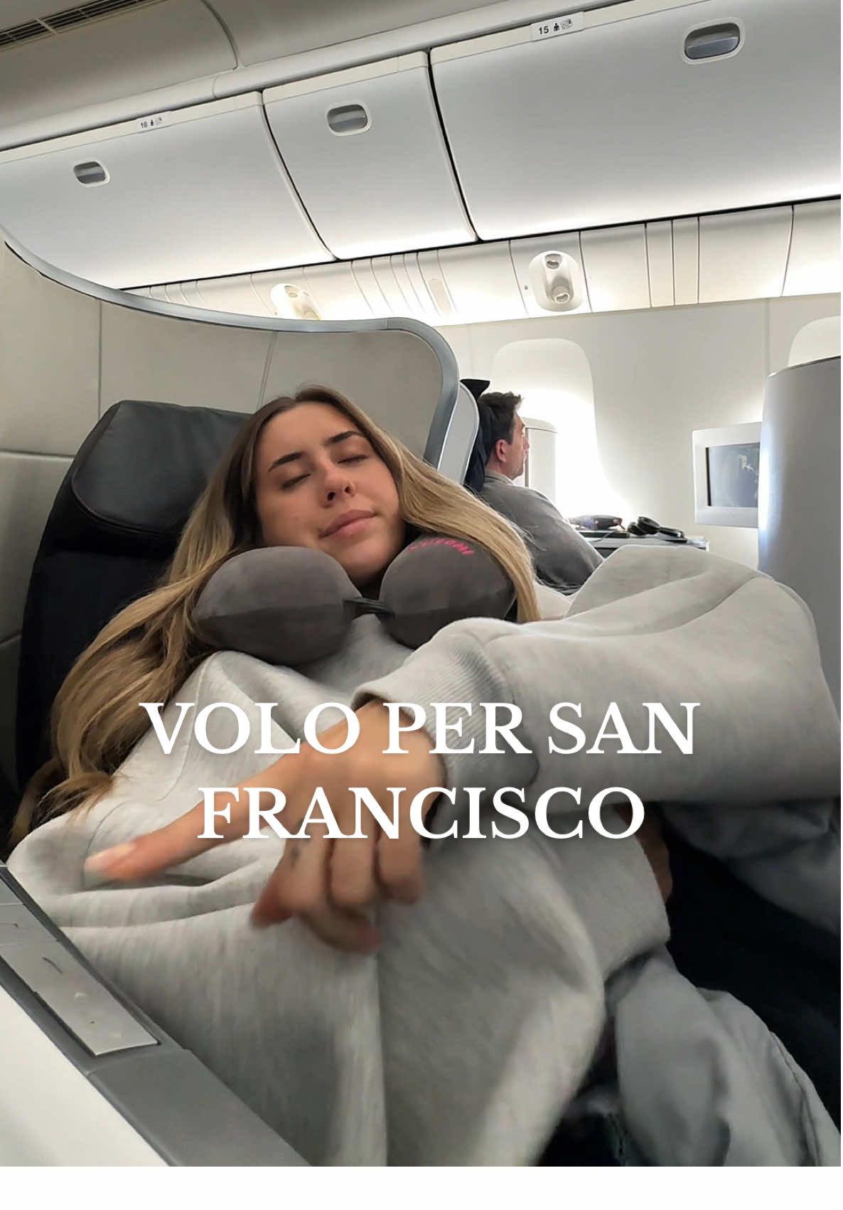 voliamo insieme a san francisco in business class per un evento speciale di disney ✨✈️ non vedo l'ora! supplied by @Disney Italia #viaggio #sanfrancisco #aereo #volo #siparte #disney #disneytrip #perte #foryou 