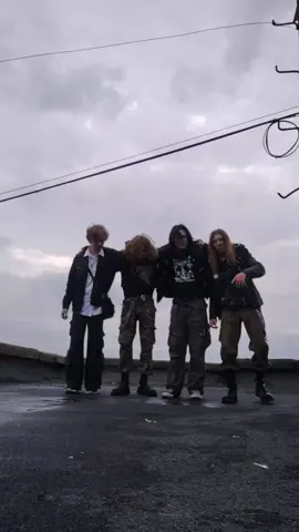 @👁. 架子椅頭殺手 @Hangel #metalhead #металисты #punk #патлы 