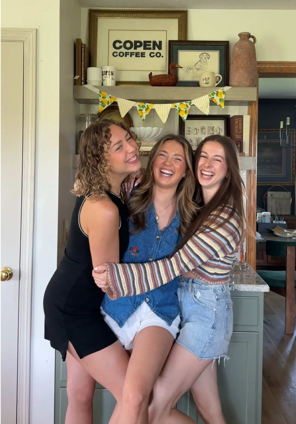 HAPPY FRIDAY!!! Let’s go get our girl graduated!! #coffeetiktok #coffee #travel #roadtrip #breville #besties #satisfying #coffeebar #coffeetime #coffeeathome 