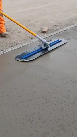 ✈️ ¡Poder, precisión y rendimiento en una sola herramienta! La Llana Súper Avión Big Trowel está diseñada para lograr acabados lisos y profesionales en grandes superficies de concreto 🏗️ 🔧 Ideal para pavimentos, losas y obras de gran escala 💪 Resistente, ligera y fácil de manejar 🚧 Ahorra tiempo y mejora la calidad del acabado 📲 ¡Solicita la tuya hoy mismo! #BigTrowel #LlanaSuperAvion #HerramientasParaConcreto #ObraProfesional #ConstrucciónEficiente #AcabadoPerfecto #ConcreteTools