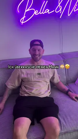 Kennt ihr unseren Podcast schon?🎙️ #couplecomedy #couple #funnycouples #fyp #viraltiktok #fy #pärchenvideos #ehe #typischmann #couplegoals #tiktokcouple 