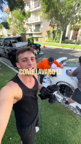 NON LAVANO LE MACCHINE COME IN ITALIA 🧐🤯 70$ PER LAVARE LA MACCHINA. HO PROVATO CHIEDERE QUNATO GUADAGNA IN UN MESE. MA NON C’È STATO VERSO. MA POSSO ASSICURARE CHE GUADAGNANO PIÙ CHE BENE. #perte 