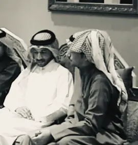 صدقني ماضقت من فرقـاك بالمـره بس ماذبحني سـوا حاجـه بجوالـي تدري وش اللي ذبح قلبي من الحـره اني مخزنـك فـي جوالـي ياغالي  #ثامر_شبيب #B #fyp 
