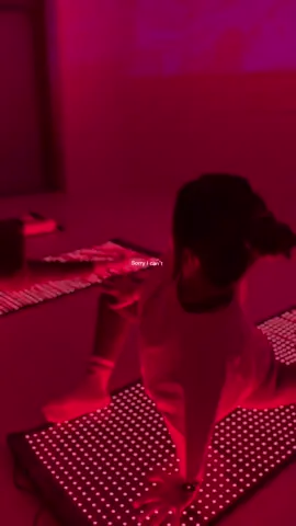 Infrared Red light yoga🧘‍♀️✨ #pilates #yoga #jeddah #جده #بيلاتس #fyp #foryou #mouv #mouvpilates #mouvstudio #يوقا 