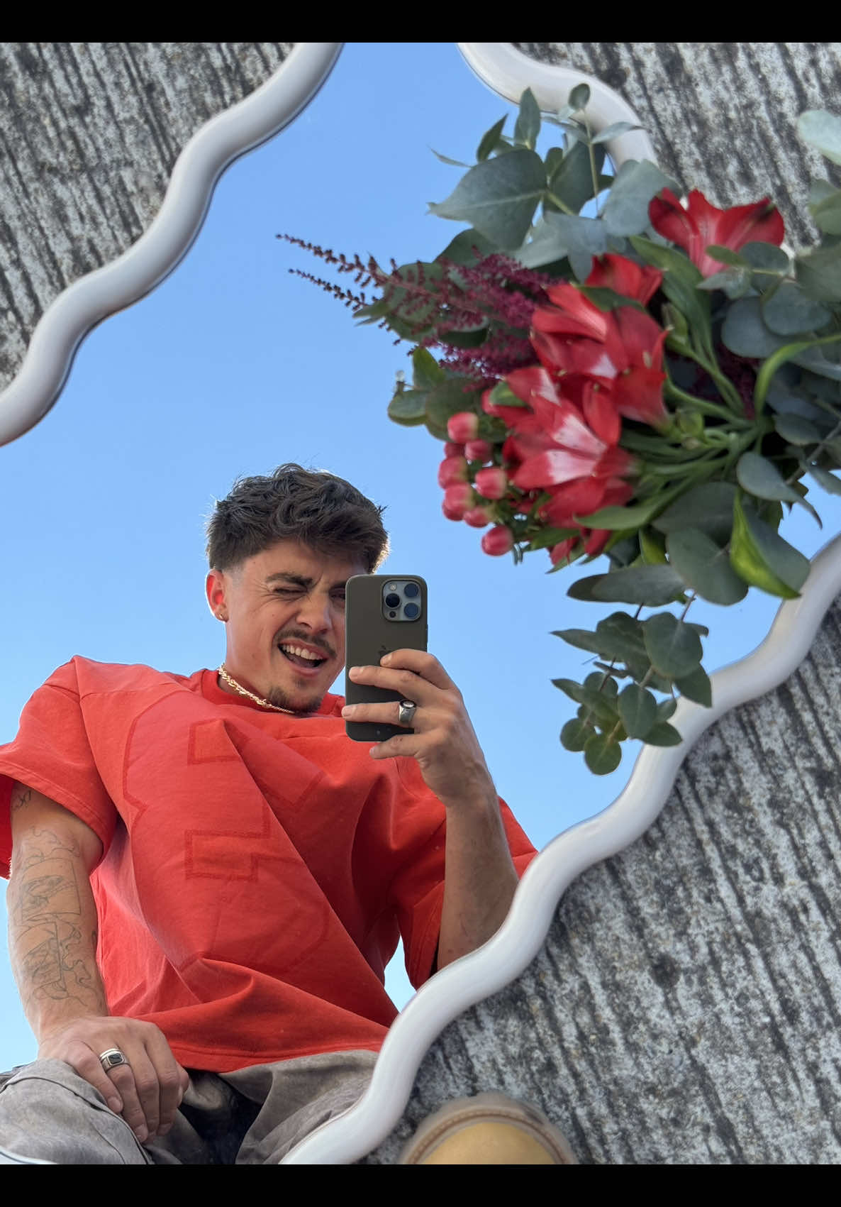 Qui veux un bouquet de fleurs. 💐 🙄  #pourtoi #outfitinspo #fleurs @Fashion Nova @NovaMEN *collaboration commerciale 