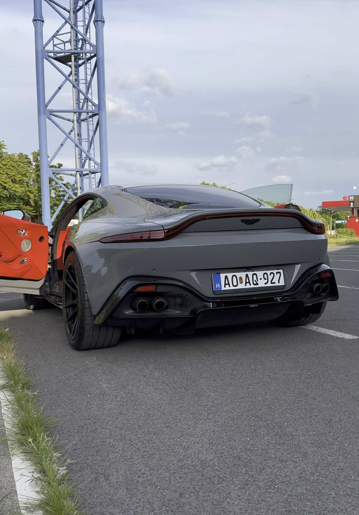 Na lássuk 😁 #astonmartin #nekedbe 
