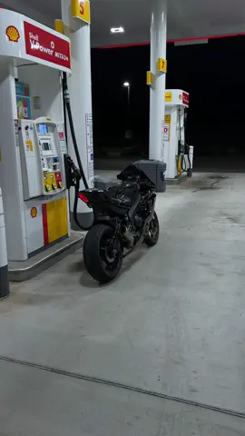 Always at the gas station⛽️  #Yamaha #yamahar6 #r6 #yamahar9 #r9 #yamahalover #yamaharacing #fyp #fypシ #viral #biker #bikelife #biketok #bikelover #bike #motorcycle #600cc #moto #scproject 
