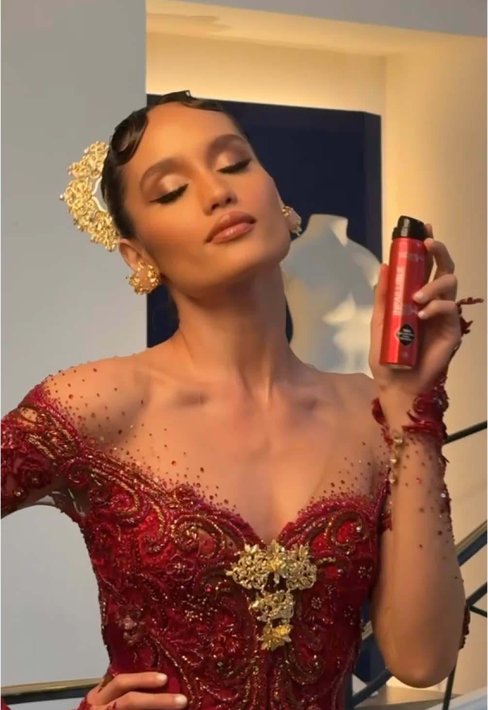 @Cinta Laura Kiehl flawless makeup look locked by #settingspray ✨ #cannes2025 #lorealparis 