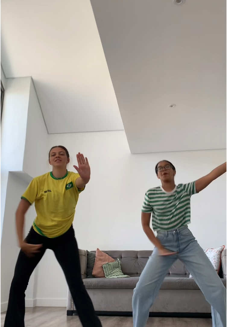 I wanna see you wip it 😉 (dc??) #dance #dancetrend2025 #dancechallenge #dancetrend #fypシ゚ #xybca 