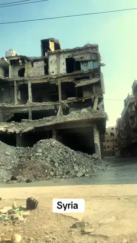 Damscus, Syria  Many parts of the city destroyed during the civil war.  #syria #syria #damascus #damascustiktok #syria🇸🇾 #poverty #war #warzone #usa #norge #norgetiktok #oslo #syriano_official #middleeast #middleeastern #warzone2 #roadtrip #civilwar 
