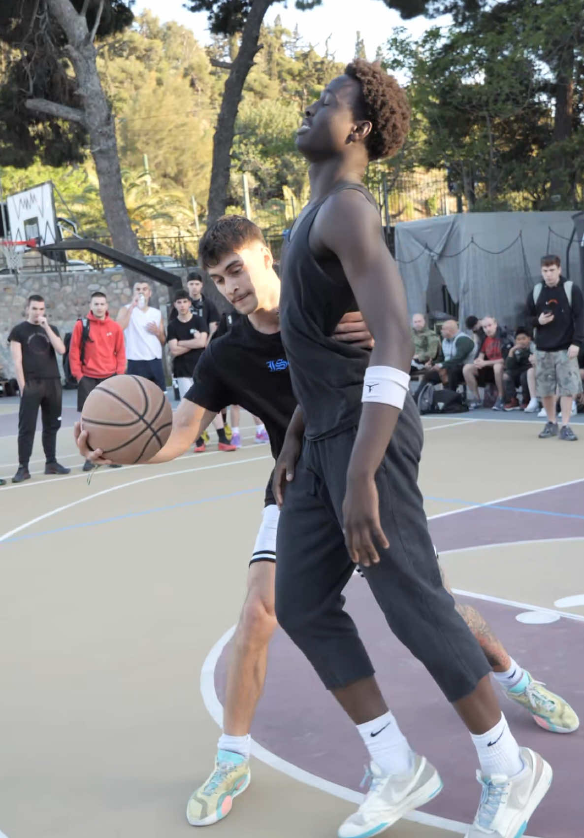 GET THE _____ OFF THE COURT 🇬🇷 #mattkiatipis #streetball #basketball 