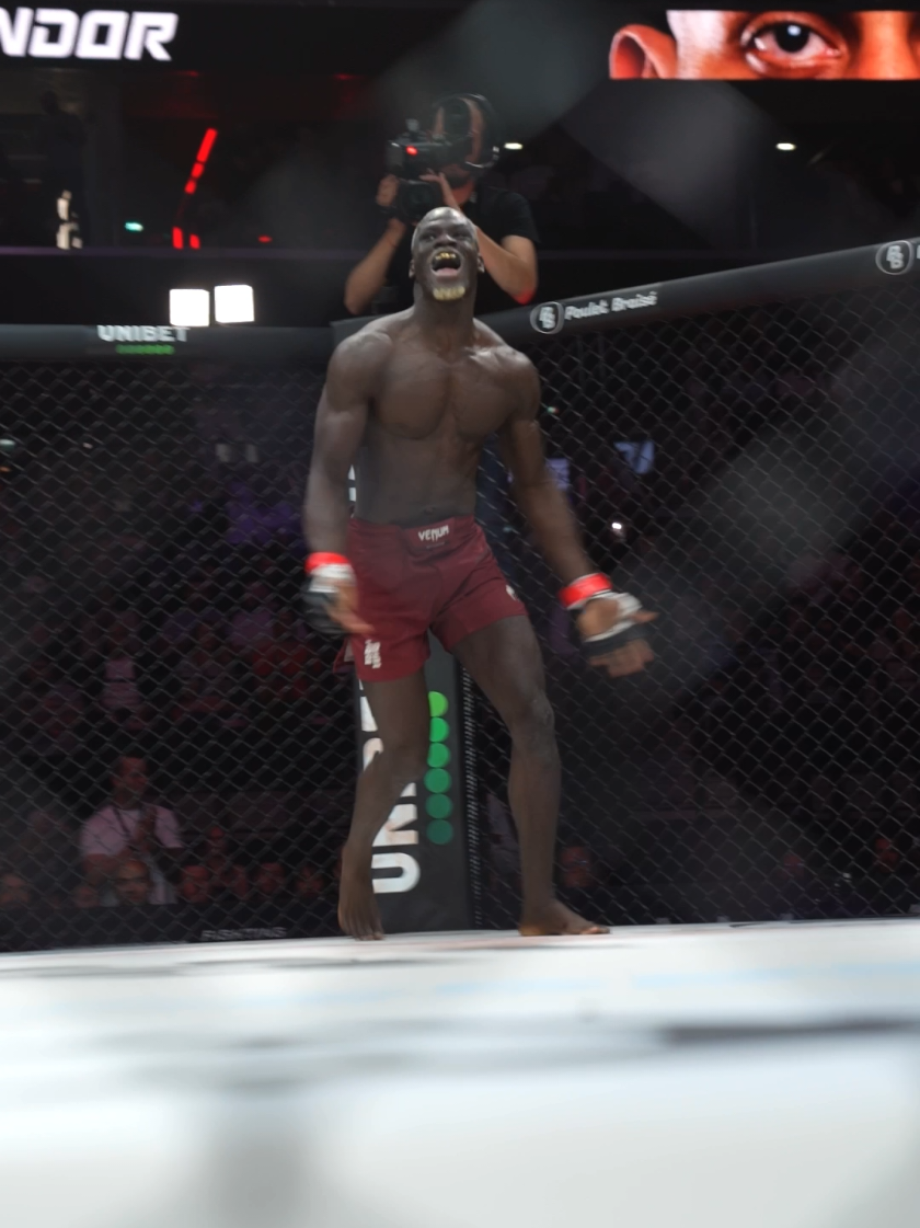 Moustapha Diakhaté ne laisse aucune chance : TKO au 1er round, encore une fois. 🔥🔥🔥 📺 En direct sur canalplussport et PPV sur PlayLive. #ARES30 #mma #ARESFC 