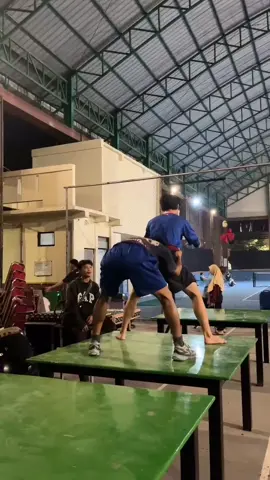 Tak ada waktu untuk mengeluh, semangattt 💪🏻🔥#barongsaiindonesia #barongsaitiktok #barongsaimadiun #atletbarongsai #Xialiondance #liondance #atletindonesia #madiun #madiun24jam #fyp 